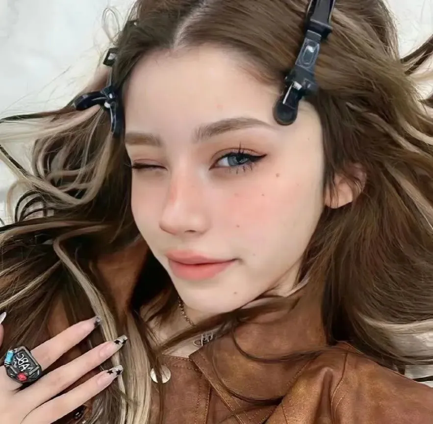 末世拽姐穿七零,惊艳海岛嫁硬汉